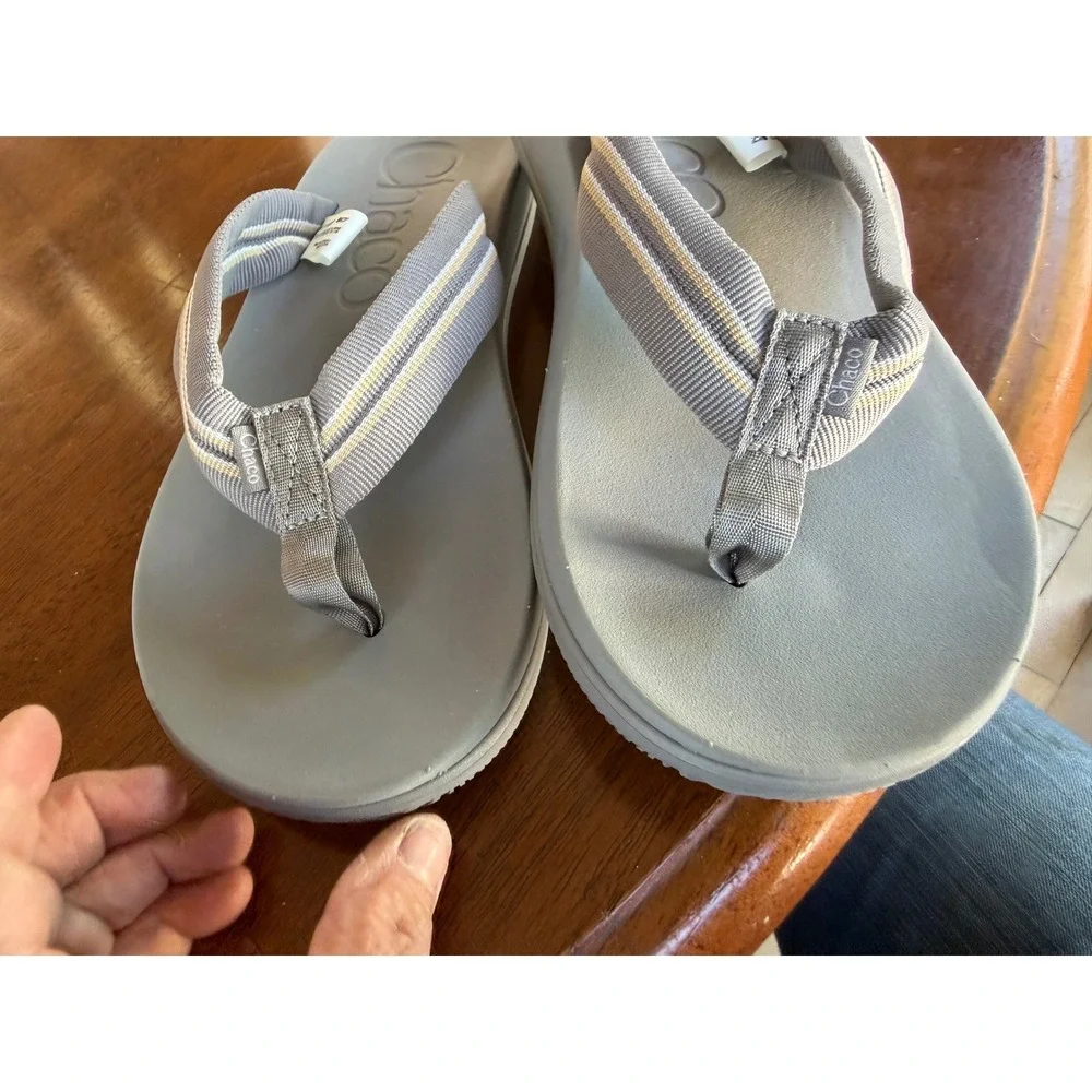 Chaco Chillos Flip Mens Grey Striped LUVSEAT Arch Support Sandals Size 8